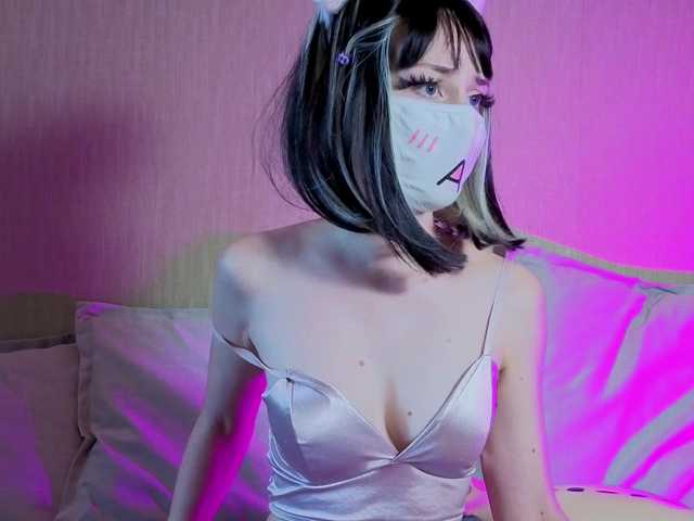 LunaNyan live webcam show