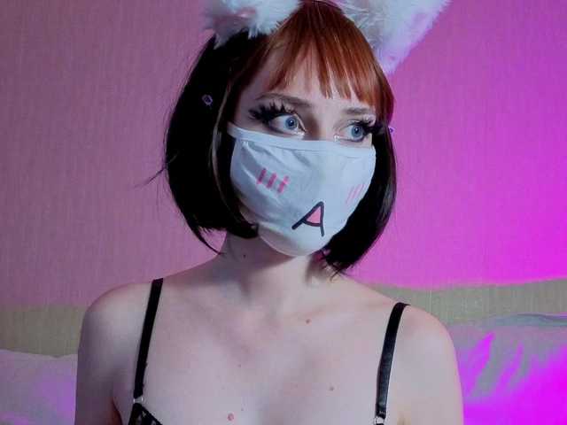LunaNyan live webcam show