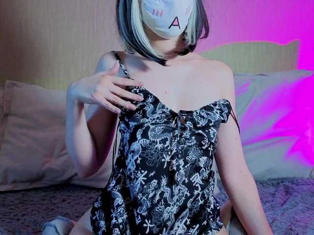LunaNyan live webcam show