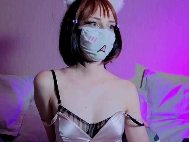LunaNyan live webcam show