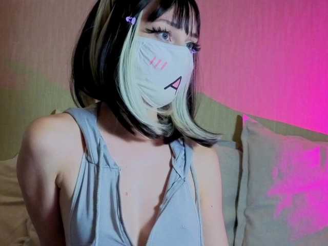 LunaNyan live cam preview