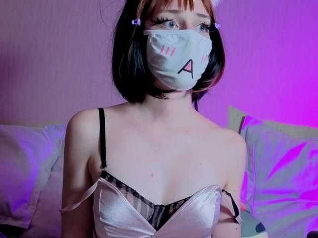 LunaNyan live webcam show