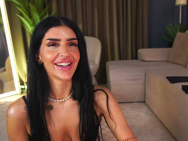 BrainyBelle live cam on BongaCams