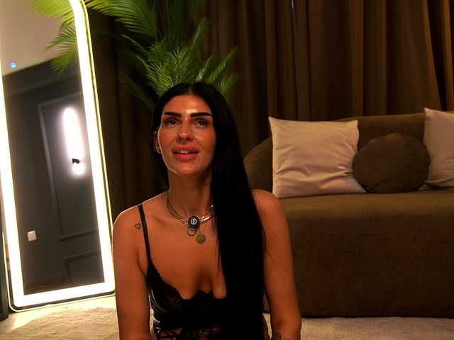 BrainyBelle live webcam show