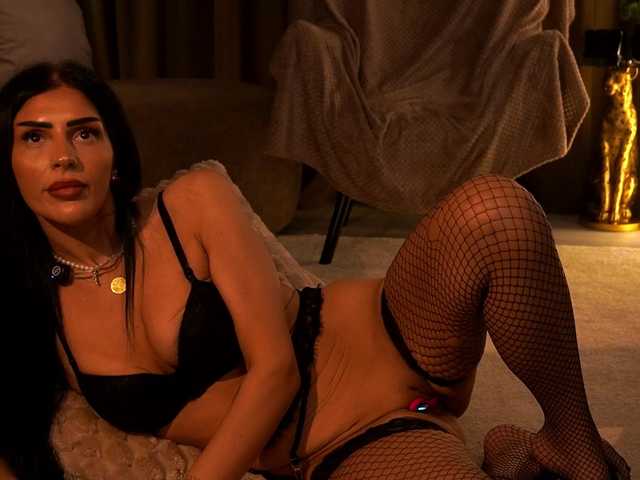 BrainyBelle live cam on BongaCams