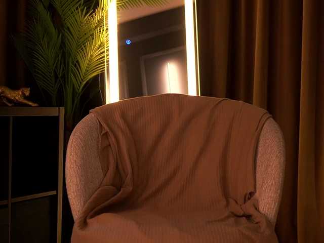 BrainyBelle live cam on BongaCams