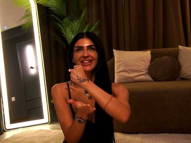 BrainyBelle live webcam show