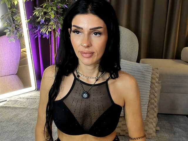 BrainyBelle live cam on BongaCams