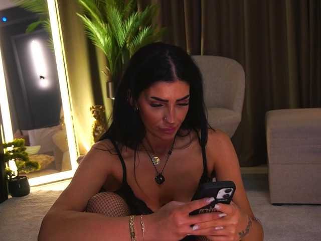 BrainyBelle live cam on BongaCams