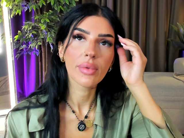 BrainyBelle live cam on BongaCams