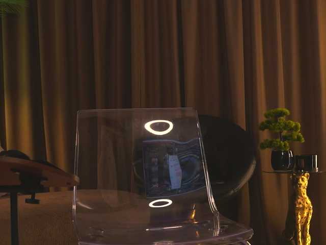 BrainyBelle live webcam show