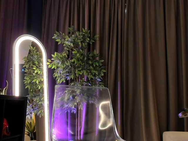 BrainyBelle live cam on BongaCams