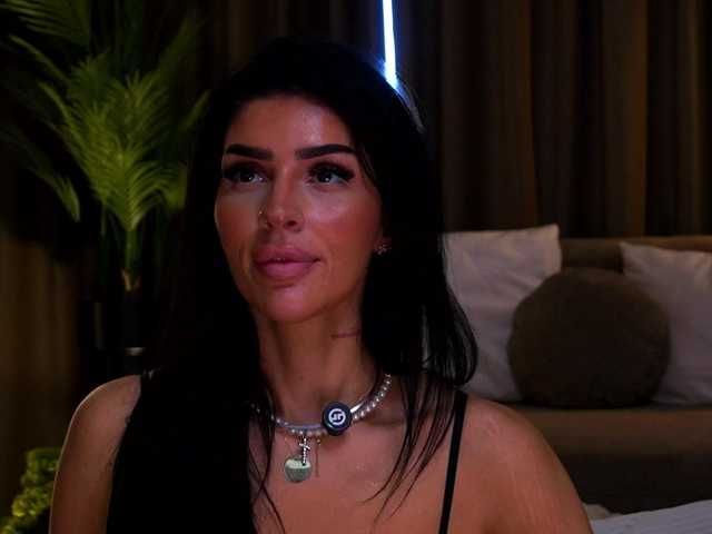 BrainyBelle live webcam show
