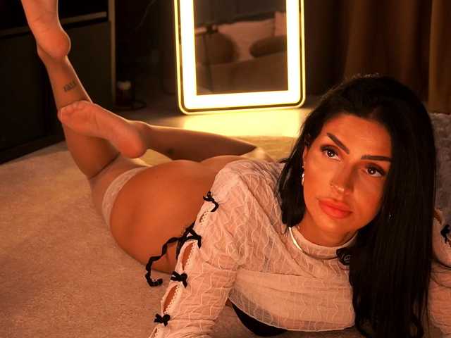 BrainyBelle live cam on BongaCams