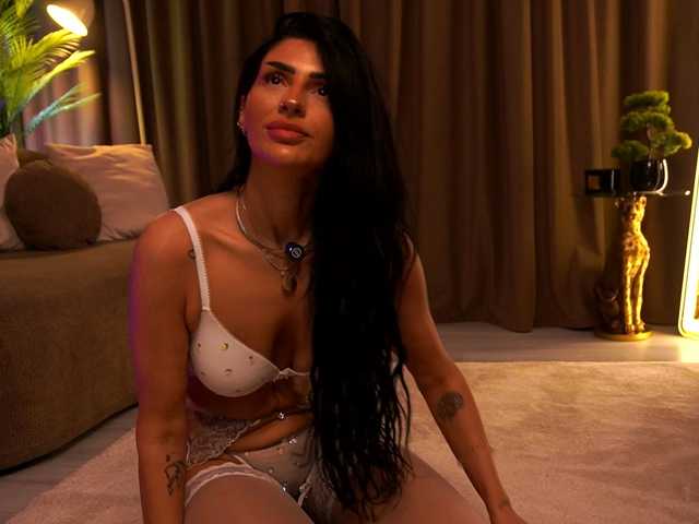 BrainyBelle live cam on BongaCams
