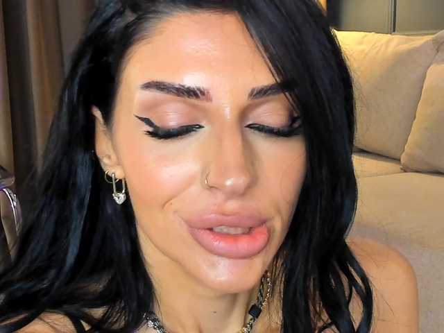 BrainyBelle live cam
