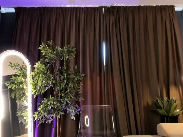 BrainyBelle live cam on BongaCams