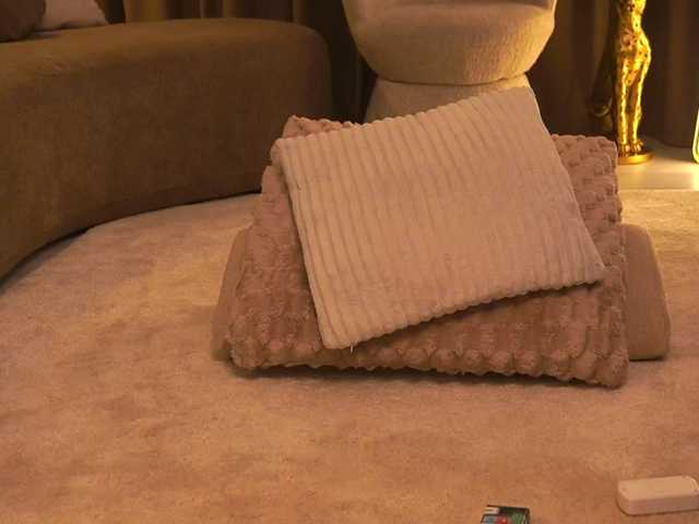 BrainyBelle live cam on BongaCams