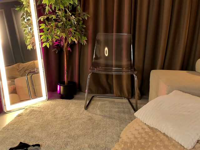 BrainyBelle live cam on BongaCams