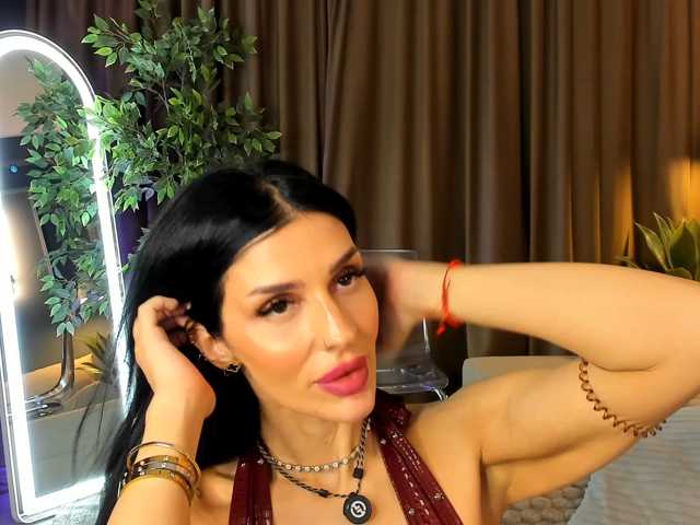 BrainyBelle live cam on BongaCams