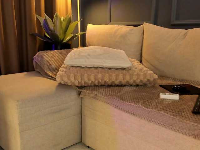 BrainyBelle live cam on BongaCams