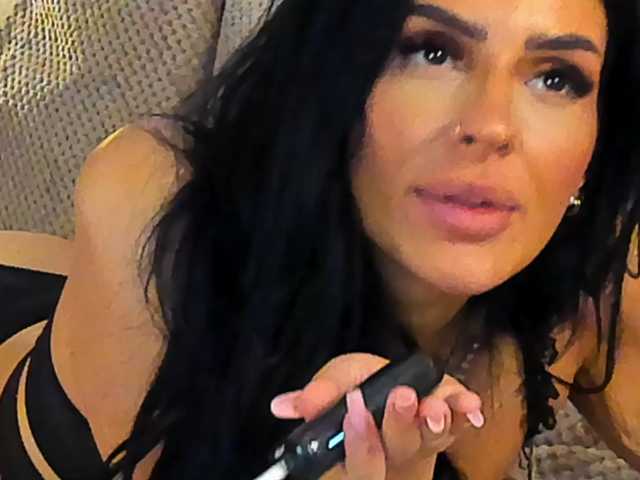 BrainyBelle live cam on BongaCams