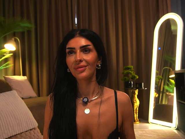 BrainyBelle live cam on BongaCams