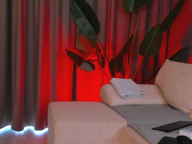 BrainyBelle live cam