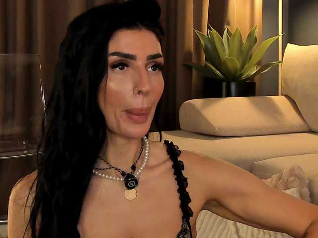 BrainyBelle live cam on BongaCams