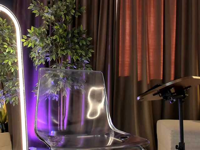 BrainyBelle live cam on BongaCams