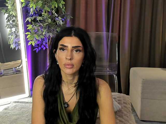 BrainyBelle live cam on BongaCams