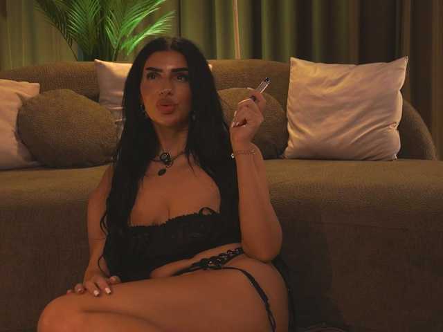 BrainyBelle live webcam show