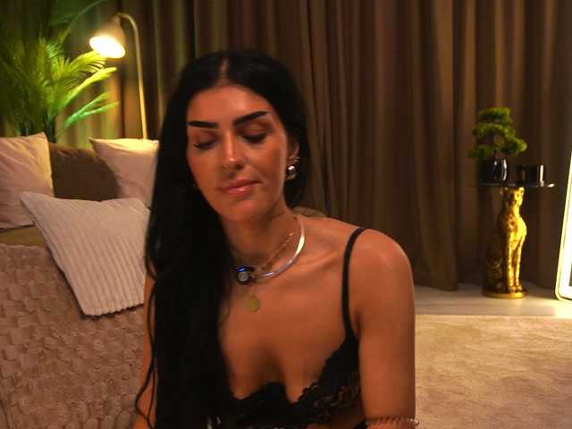 BrainyBelle live cam on BongaCams