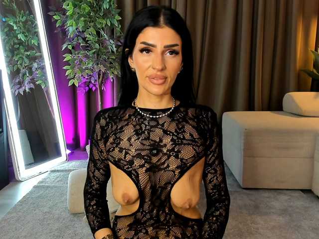 BrainyBelle live cam on BongaCams