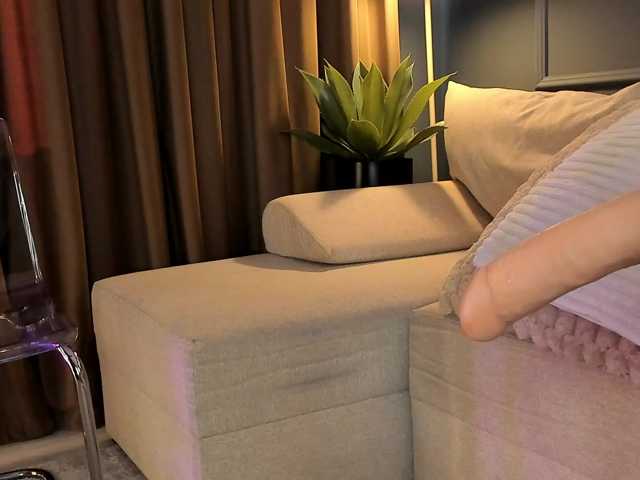 BrainyBelle live cam on BongaCams