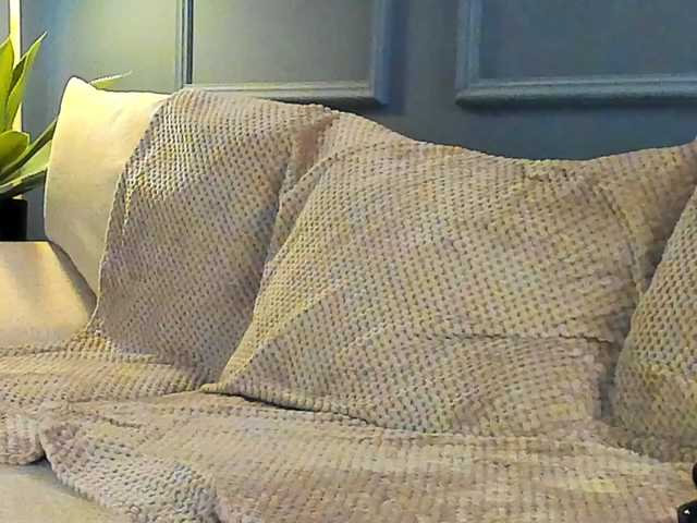 BrainyBelle live cam on BongaCams