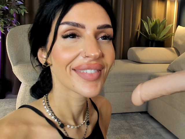 BrainyBelle live cam on BongaCams