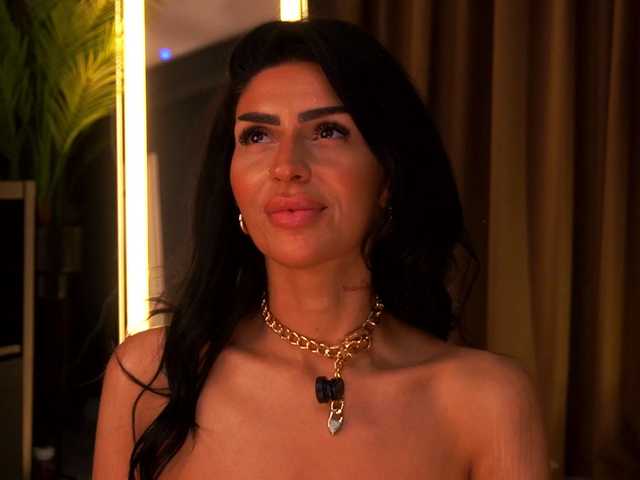 BrainyBelle live cam on BongaCams