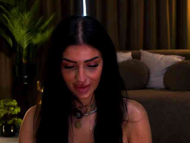 BrainyBelle Live Webcam on BongaCams