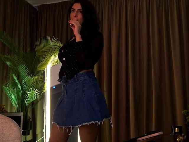 Modella: BrainyBelle