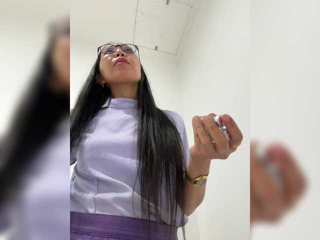 le modèle Anastasiaz est en webcam porno dans un show sur le site bongacams, il possède les tags suivants: Asian,Brunette,Shaved