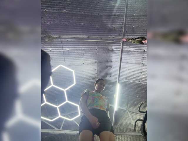 Anastasiaz live cam on BongaCams
