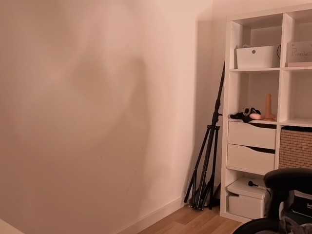 pinabellaa, en vivo ahora en BongaCams