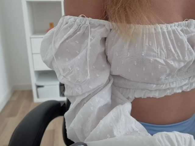 pinabellaa live cam preview