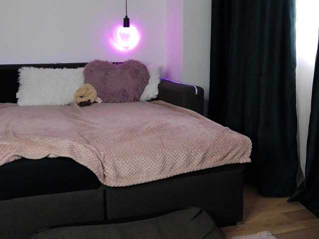 LaraHartt live cam preview