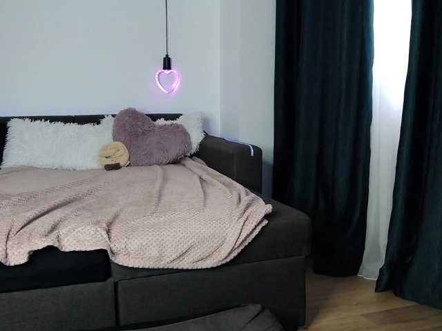 LaraHartt live cam preview