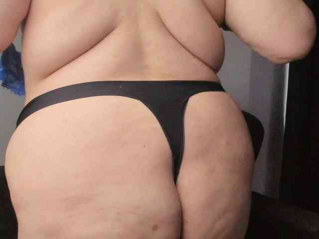 Larahartt's cam show statistics and live stream