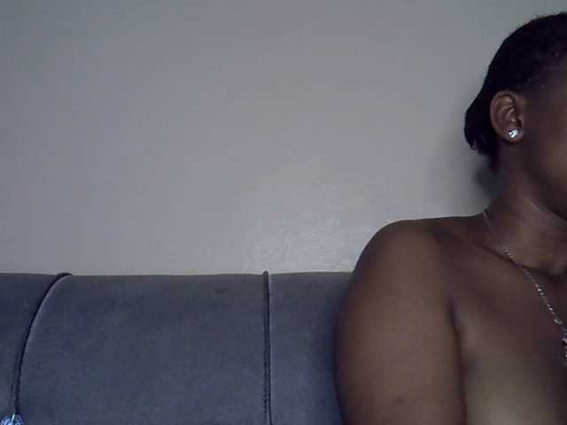 Cayvaal live cam on BongaCams