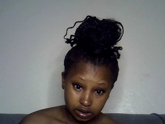 Cayvaal live cam on BongaCams