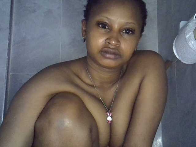Cayvaal live cam on BongaCams